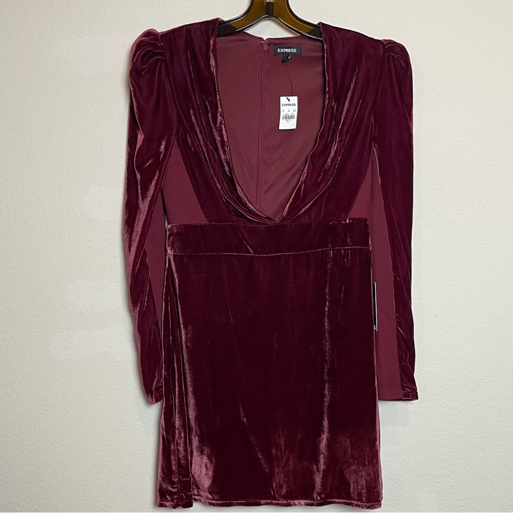 NWT Express Burgundy Crushed Velvet Deep V-Neck Mini Dress Sz 8